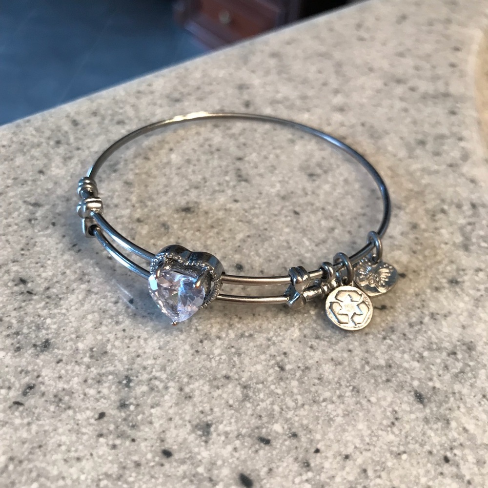 Angelica heart shaped stone bracelet